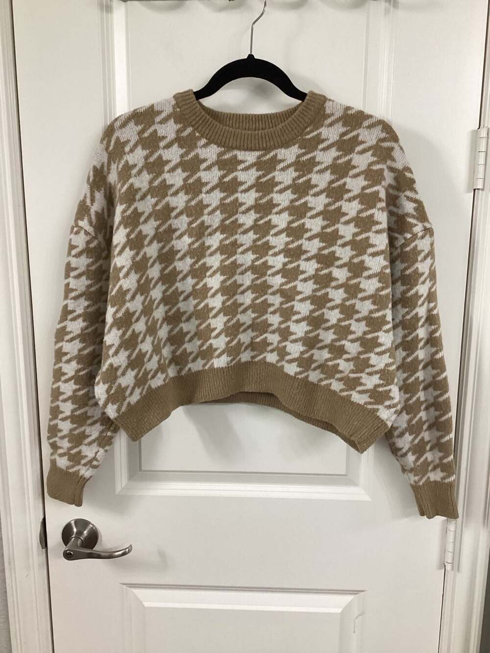 Motel Rocks Margo Jumper in Knit Houndstooth Brown Cropped Sweater